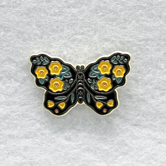 Floral Enamel Butterfly Pin - New - Picture 3 of 4